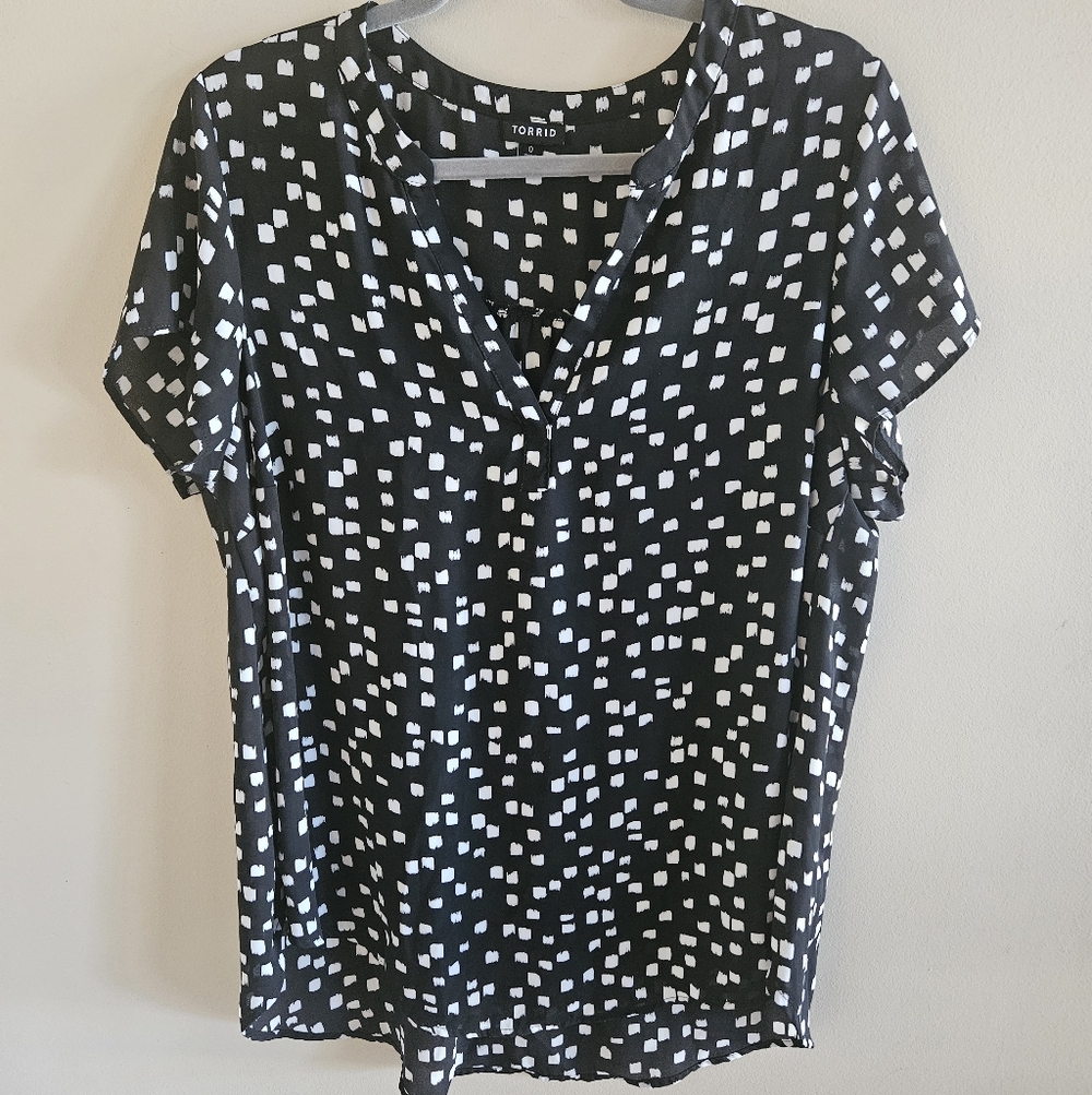 Torrid Black and White Geometric Blouse